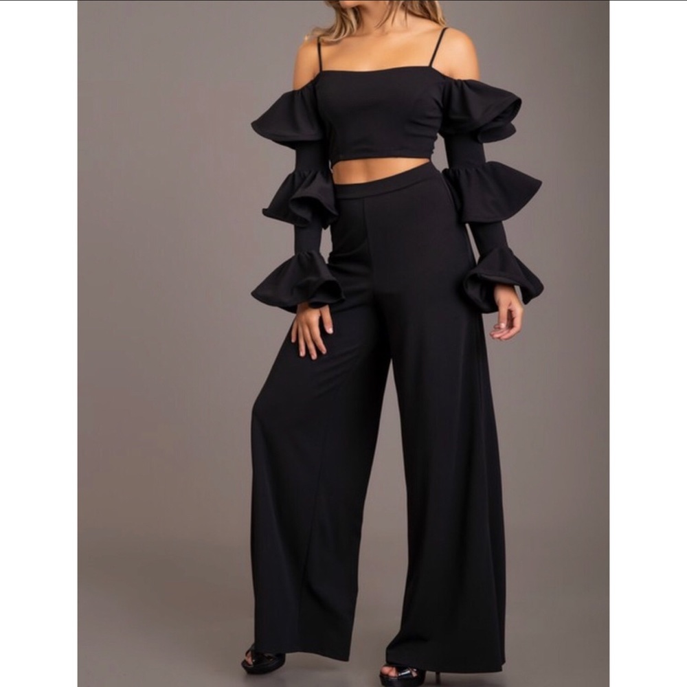Crop Top & Flare Bottoms 😍🔥